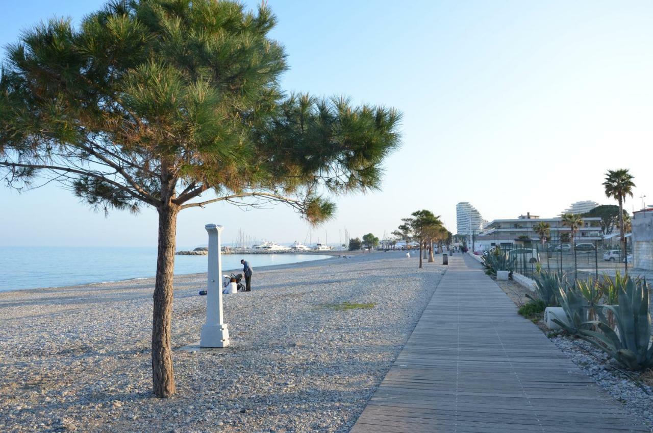 Appartement FAME - Marina baie des Anges à Villeneuve-Loubet Extérieur photo